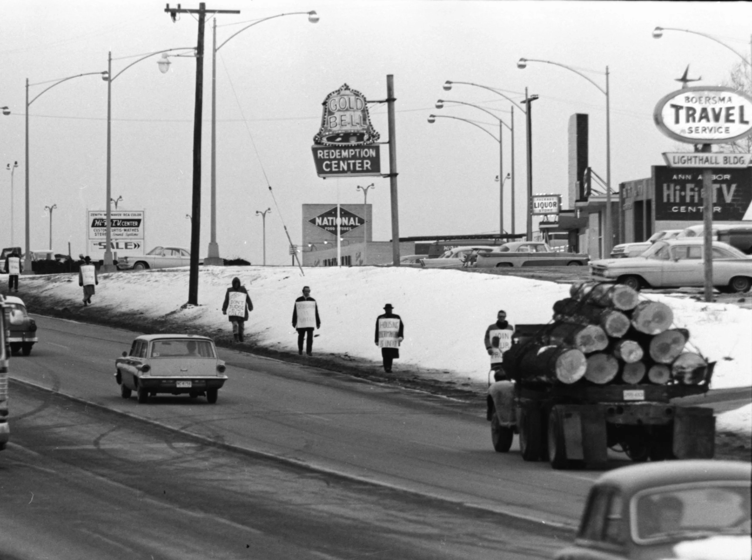 Protest against housing discrimination at Pittsfield Village, Winter 1962. Protests ceased when the first African American tenant signed a lease, in August 1962.