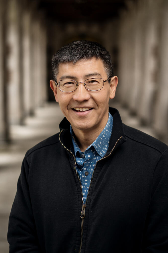 A headshot of Kentaro Toyama.