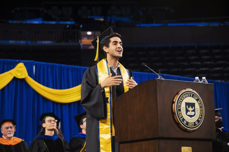 UMSI celebrates its largestever class of graduates umsi