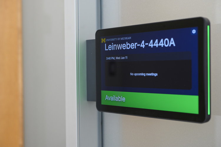 The Leinweber Building facilitates collaboration with plentiful meeting rooms. (Photo: Jeffrey M. Smith)