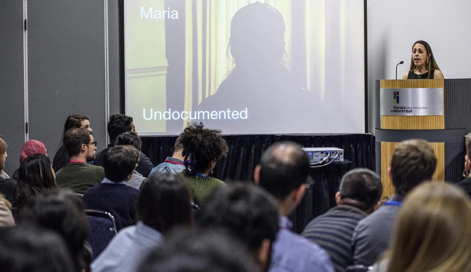 Tamy Guberek presenting at CHI 2018