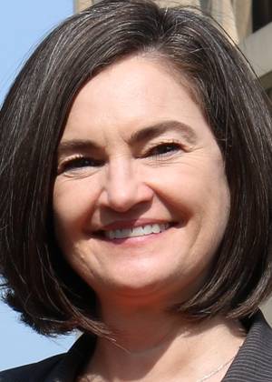 A headshot of Lisa Carter