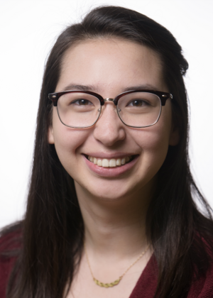 A headshot of Elsie Lee-Robbins