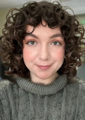 A headshot of Nadia Karizat