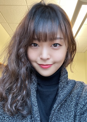 A selfie of Song Mi Lee