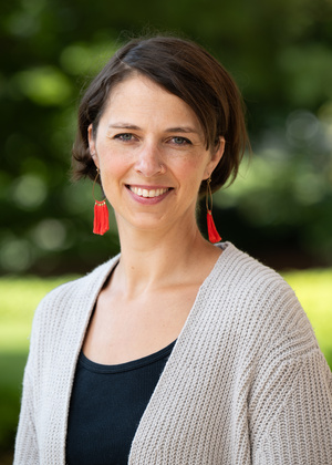A headshot of Anna Cools