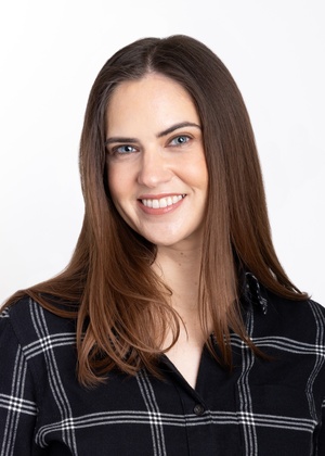 A headshot of Elle O'Brien